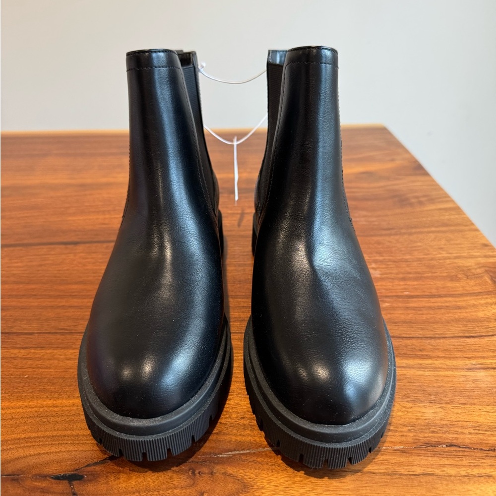 Old Navy Black Chelsea Boots